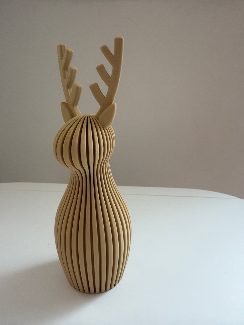 3D-printet rensdyr i nordisk Japandi-design