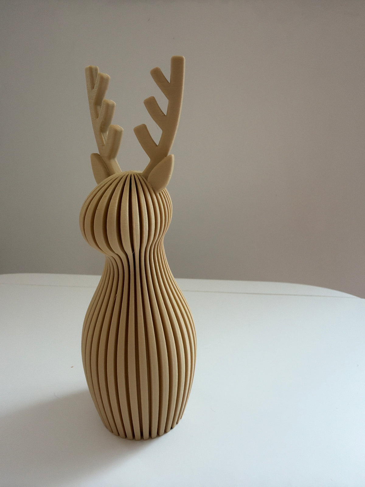 3D-printet rensdyr i nordisk Japandi-design