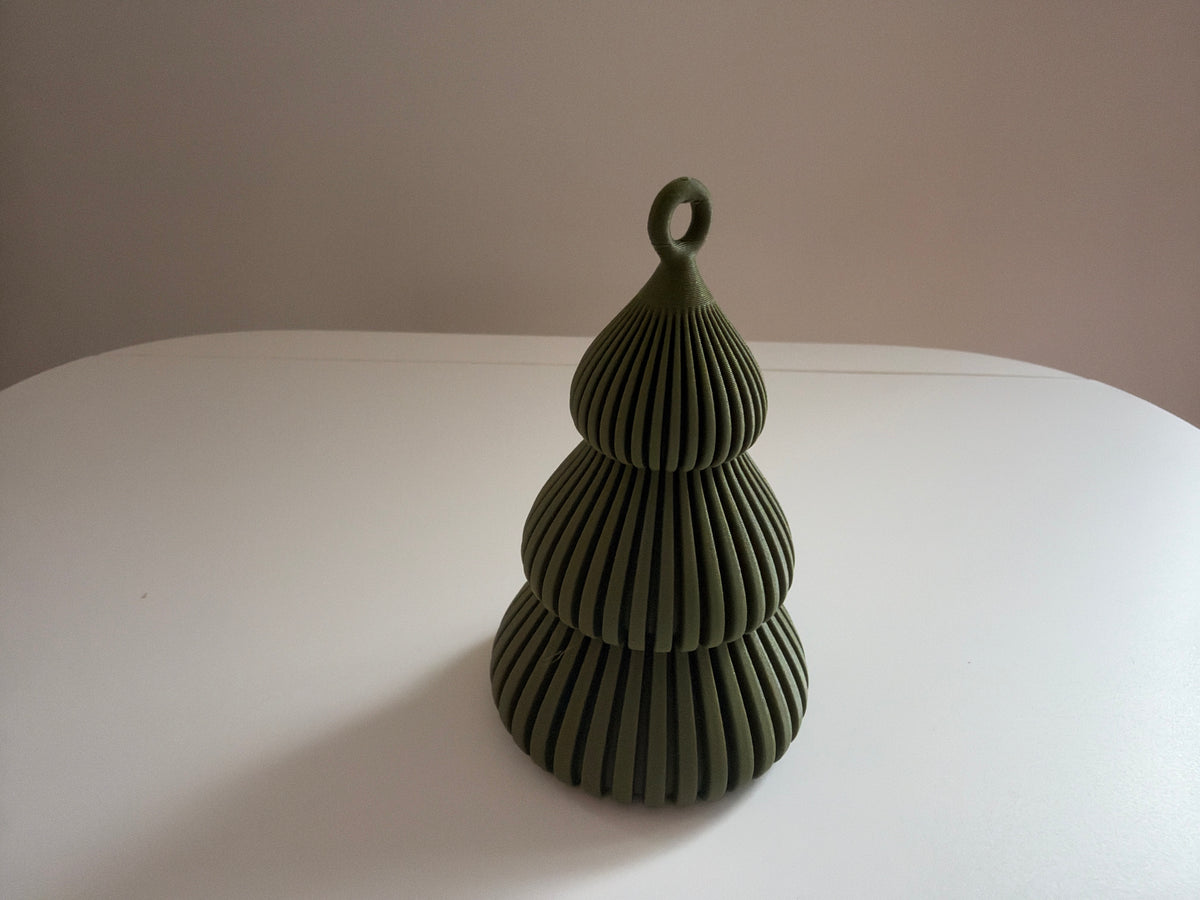 Juletræspynt i stilrent design som moderne julepynt