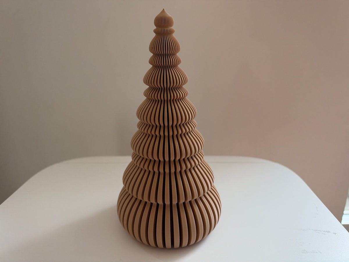 Japandi-juletræ med spiraldesign til LED-fyrfadslys