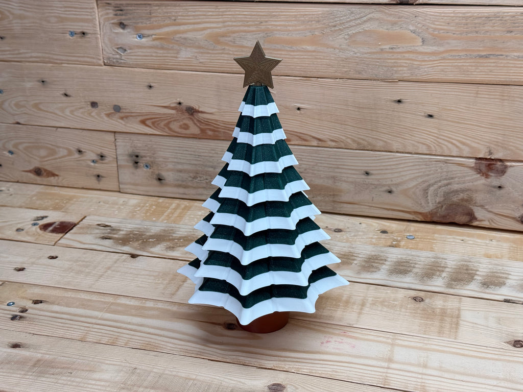 3D-printet juletræ med flotte lag og stjerne til julepynt