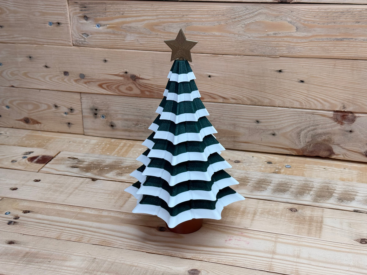 3D-printet juletræ med flotte lag og stjerne til julepynt