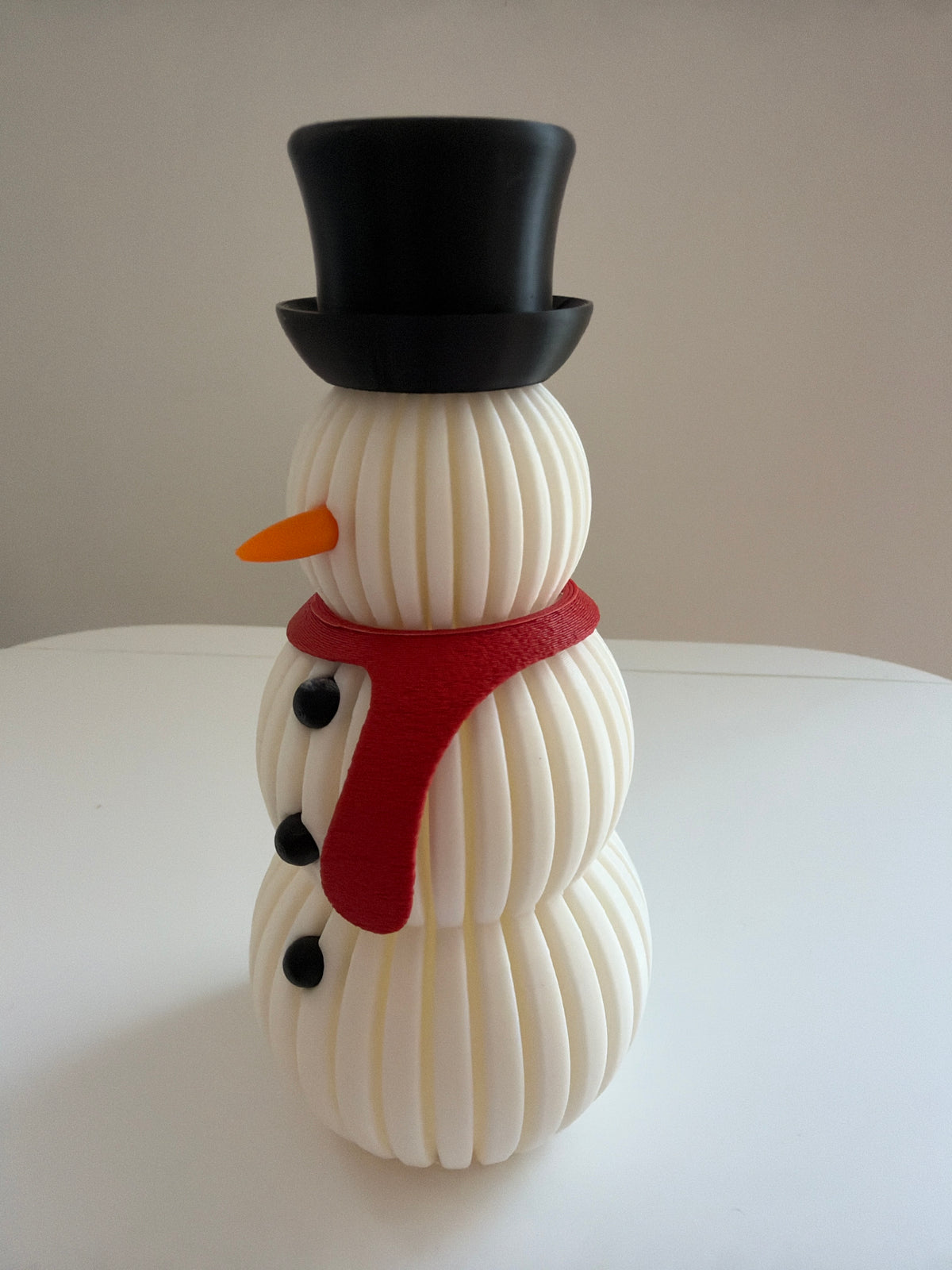 Moderne julepynt med 3D-printet snemand